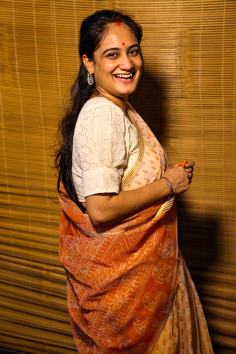 PragyaLive's tweet photo. शिक्षक दिवस पर उन सभी गुरुओं को प्रणाम..जिन्होंने मुझे सच्चाई और ईमानदारी के पथ पर चलना सिखाया..कमजोरों का साथ देने की शिक्षा दी..अहंकारी शक्तियों से लड़ना सिखाया.. #happyteachersday https://t.co/5g63dcnPBU