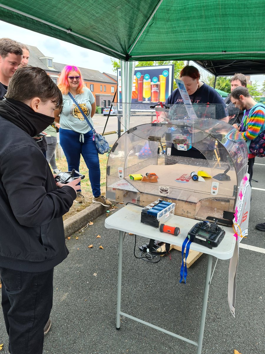 TeamTartanHeart's tweet photo. Great day at RoboNerd 2022, great to catch up with so many folk and see so many people there, Zand had a great time and we got to meet a hero Robot Wars surprise visitor robot,
Thank you and well done all involved in running the event and safe journeys home all 🙂🤖👍 https://t.co/RSKMqu1iRj