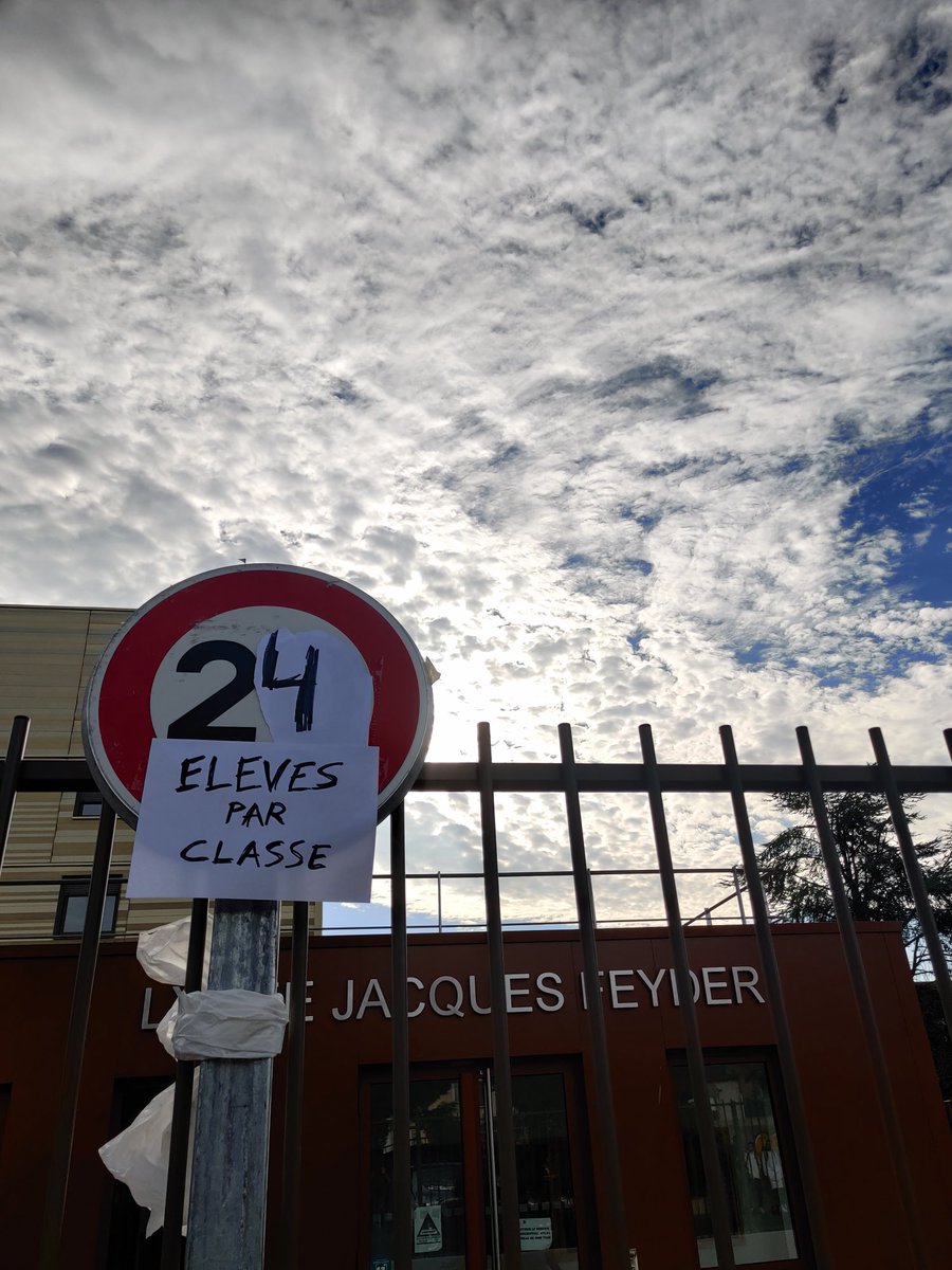 🔴 Grève majoritaire au lycée Jacques Feyder (Épinay-sur-Seine) ✊📢🔥

#NotreVraieRentrée

Les personnels ont d’ores et déjà décidé de reconduire la grève demain.
<a href="/AcCreteil/">Académie de Créteil</a> <a href="/education_gouv/">Ministère Éducation nationale</a> 

<a href="/93Fsu/">https://bsky.app/profile/fsu93.bsky.social</a> <a href="/SnesFsuCreteil/">SNES-FSU CRETEIL</a> <a href="/SNESFSU/">SNES-FSU</a>