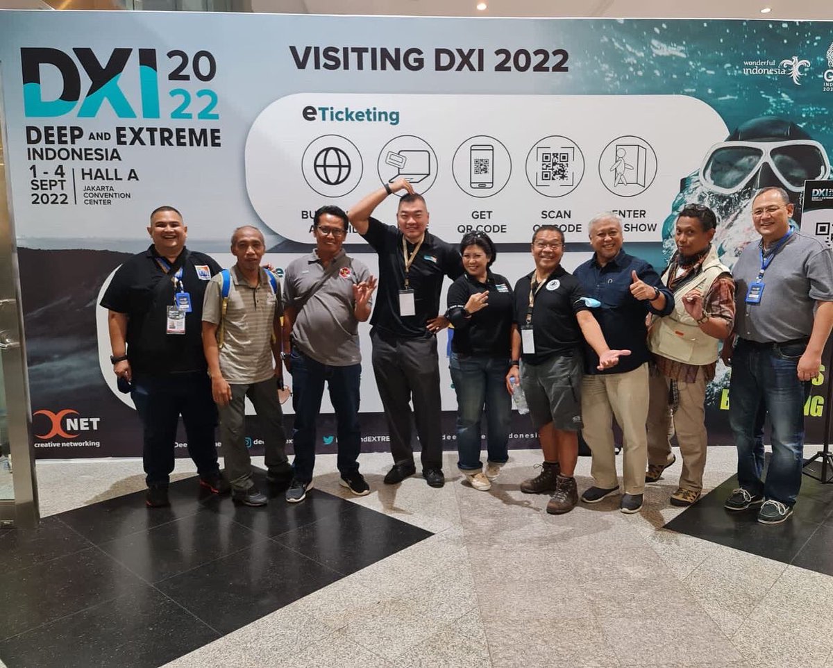 naui_id's tweet photo. NAUI Member Update during the Deep &amp; Extreme Indonesia Exhibition (DXI) 2022, with Mr. @williamtong - NAUI Training Director for NAUI Asia Pacific, accompanied by NAUI Rep. Indonesia Mr. @penjagalaut_aja 
⁠
@NAUIWorldwide 
#NAUI #DiveSafetyThroughEducation #TheDifinitionofDiving https://t.co/RwIMSxa66i