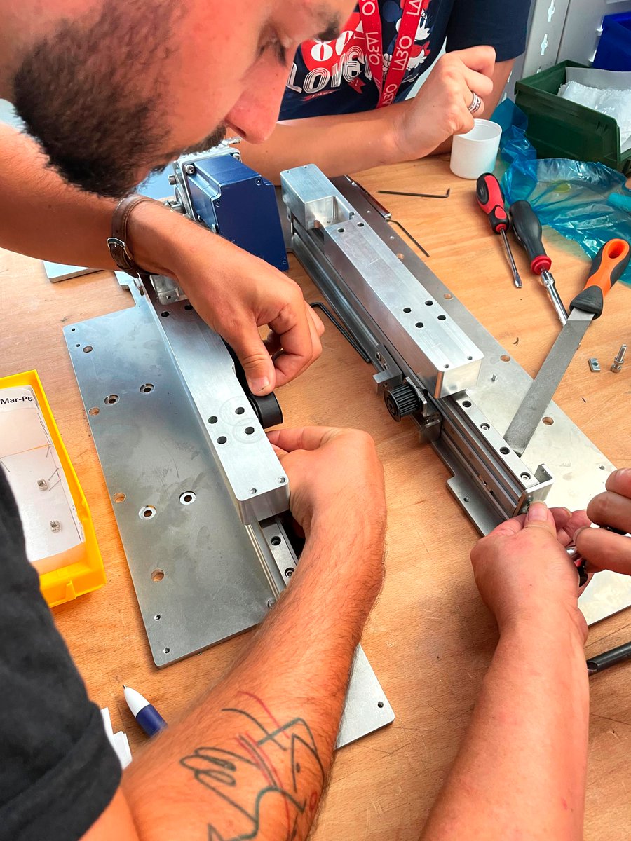 📢Les Gyrolifts sont lancés en commercialisation!

Soyez les premiers à pouvoir profiter de tout ce que le Gyrolift peut vous apporter d’innovant.

Redéfinissons ensemble la mobilité pour tous.🙌

On vous attend à <a href="/REHACARE/">REHACARE</a> du 14 au 17 Septembre.

#handicap #innovation #mobility