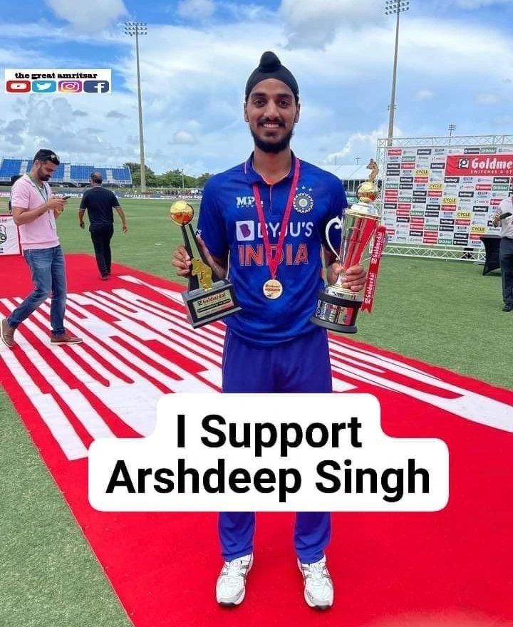 Mehragirl2's tweet photo. We’re proud of you, #arshadeepsingh singh is king. Arshdeep singh is gold . &amp; We stand with him .
#IsupportArshdeepSingh
#IStandWithArshdeepSingh https://t.co/u3BEgKh8YU