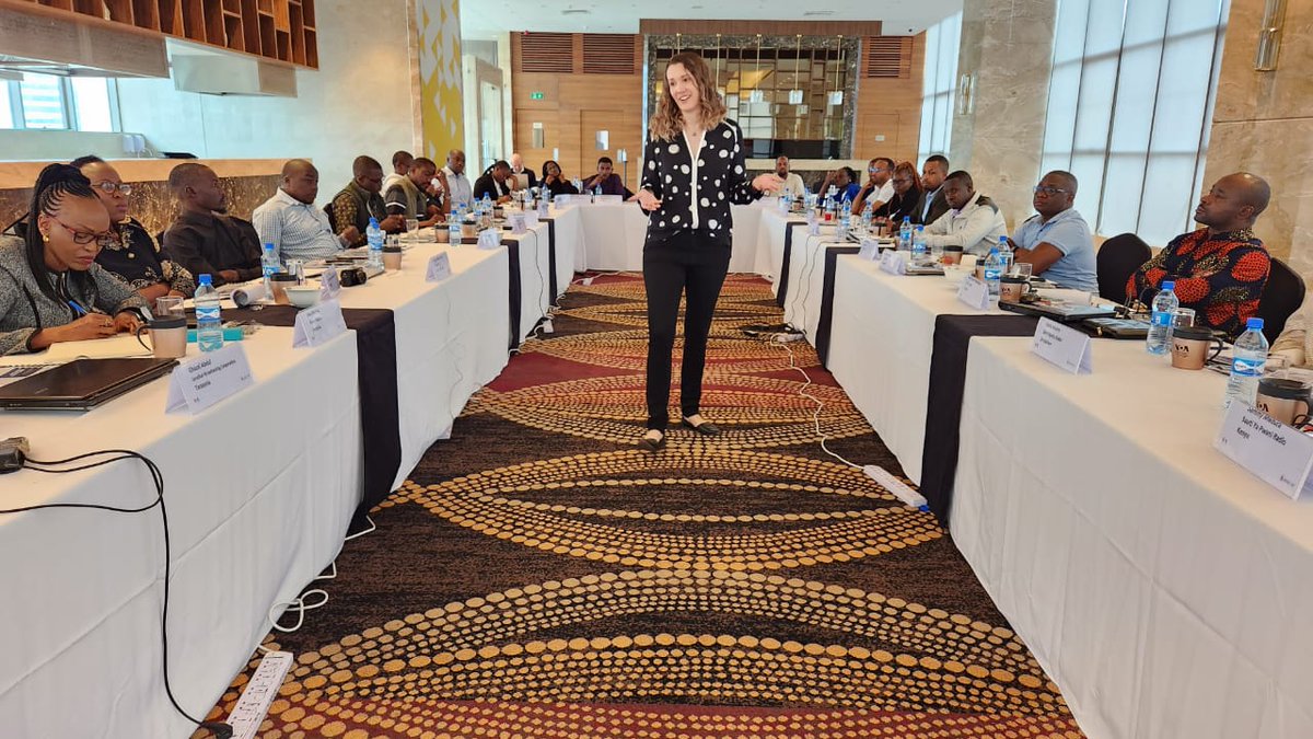 Nala_Media's tweet photo. Nala Academy is in Nairobi! We're taking journalists and editors from across Africa through their paces in a digital journalism bootcamp for @USAGMgov. Great vibe, deep insight and, as always, great SWAG from #VoA https://t.co/cNuyqCNTrp
