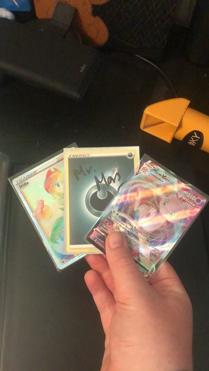 TheLukeyboi0908's tweet photo. Mail just got in, 

Thanks to @MrMarsPokeGym https://t.co/zOg1LXuy2N