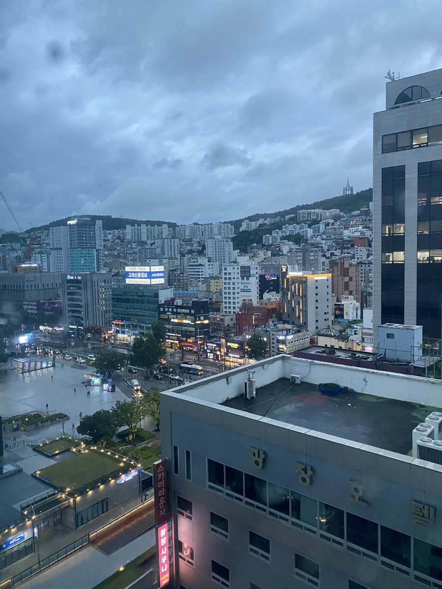 Bracing for Typhoon #Hinnamnor in Busan tonight 🌧