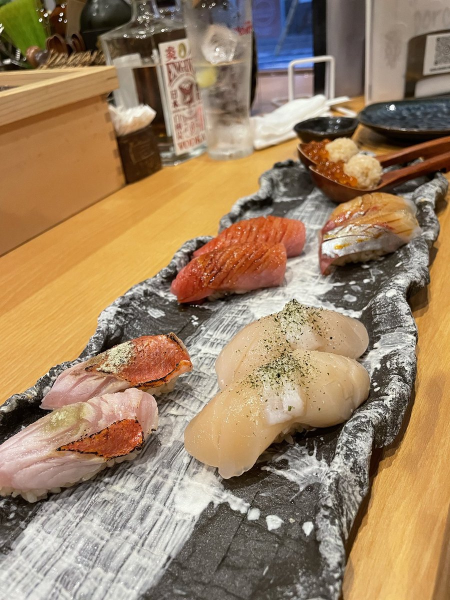 yui__gourmet_'s tweet photo. 【鮨工房ながまさ】
🏠大阪 福島　3分

デートにぴったり！！！店内綺麗でアラカルトで頼めるお鮨屋さん🍣
何食べても美味しい！アテも沢山あってお鮨が1貫から頼めるのでちょっとお鮨食べたいなーにもぴったり！日本酒もいっぱい置いてあった！
#大阪グルメ #関西グルメ #グルメ https://t.co/y4TN9iEbGU