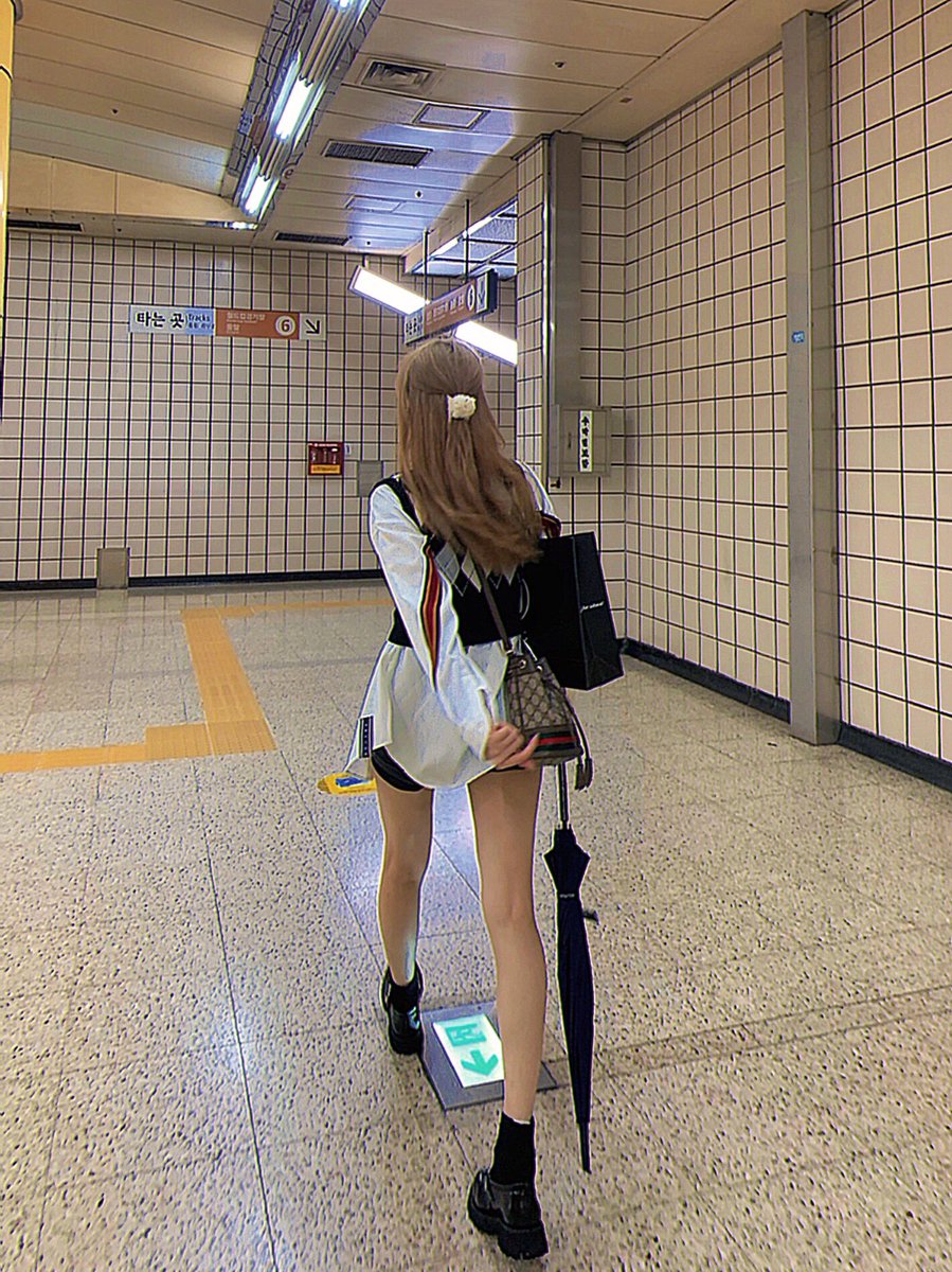 official_skyle's tweet photo. [#지니]

비 많이 와서 캐슬들 조심조심!!☔️

#SKYLE #스카이리 
#GINNY https://t.co/QLwqmx8dHW