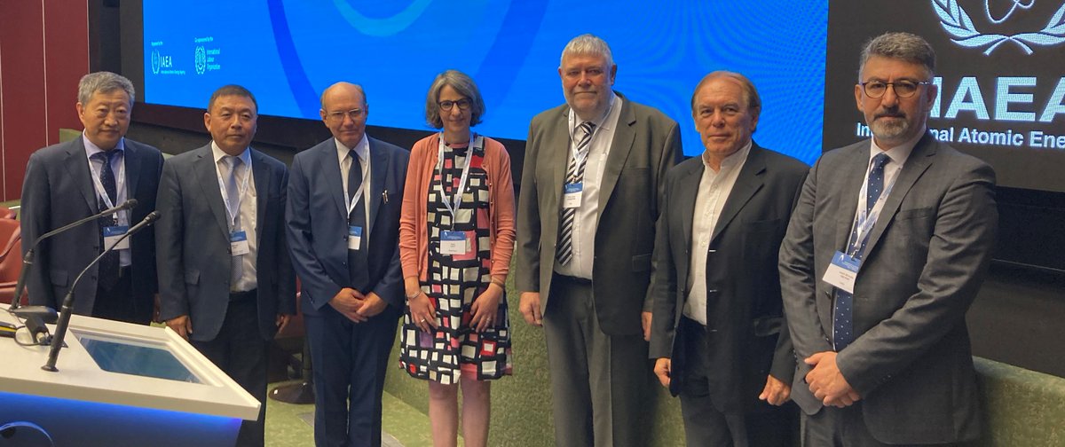 BAG_OFSP_UFSP's tweet photo. En tant que présidente, la directrice de l’OFSP Anne Lévy ouvre à Genève la conférence de l’AIEA sur la radioprotection professionnelle. 24 mio sont professionnellement exposées aux rayonnements dans le monde. Comment les protéger?
#RadProtection4Workers
https://t.co/DlC2Fu3NB5 https://t.co/nrrXZrWnRa