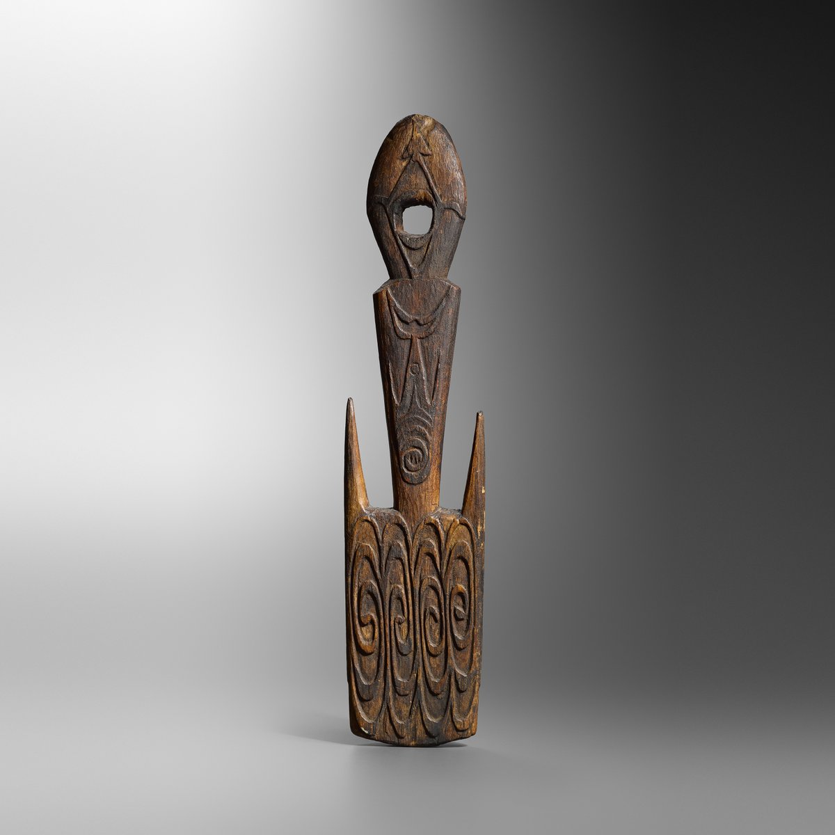 PARCOURS DES MONDES x TRIBAL ART SOCIETY
This piece featured during Parcours des Mondes by the #Voyageurs&amp;Curieux gallery is also published in the September <a href="/TribalArtSo/">Tribal Art Society</a> catalogue.

#PDM2022 : Paris, Saint-Germain-des-Près, 6-11 Sept.