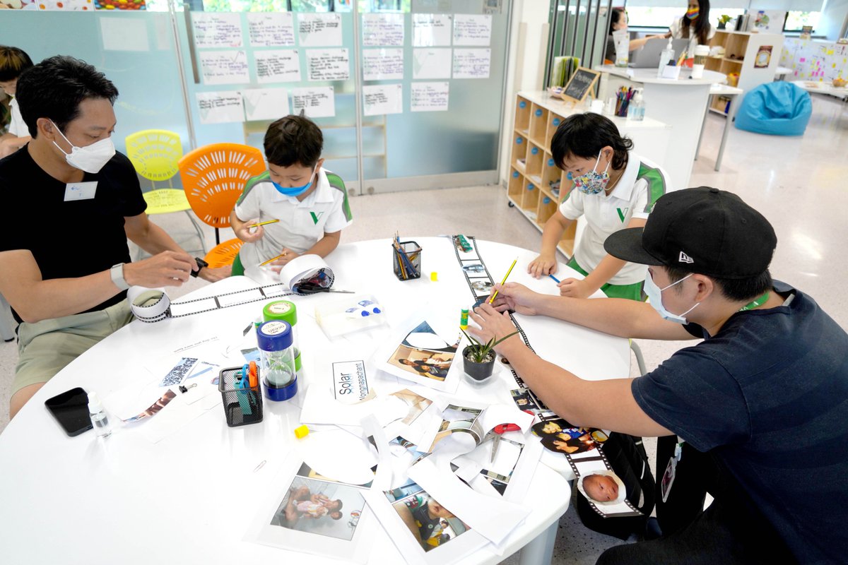 versoschool's tweet photo. C1-2 learners shared their favorite books with their parents, created a timeline documenting fond memories they had growing up&then shared their stories with their peers at the C1-2 Open House. This activity was part of their unit on “we are storytellers”.
#versoschool #versoLL https://t.co/DjRCdQwXGq