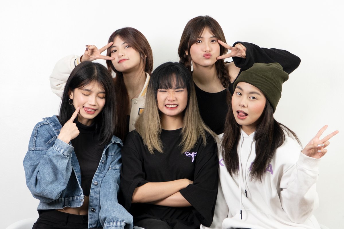KAIAOfficialPH's tweet photo. [KAIA BA?]

KAIA Ba?
Group Photos
❣

Watch the first episode here
📌https://t.co/f4pRY370ro

KAIA BA
#KAIA #KAIABa #KAIABa_EP1 https://t.co/tWz7rDyvv5