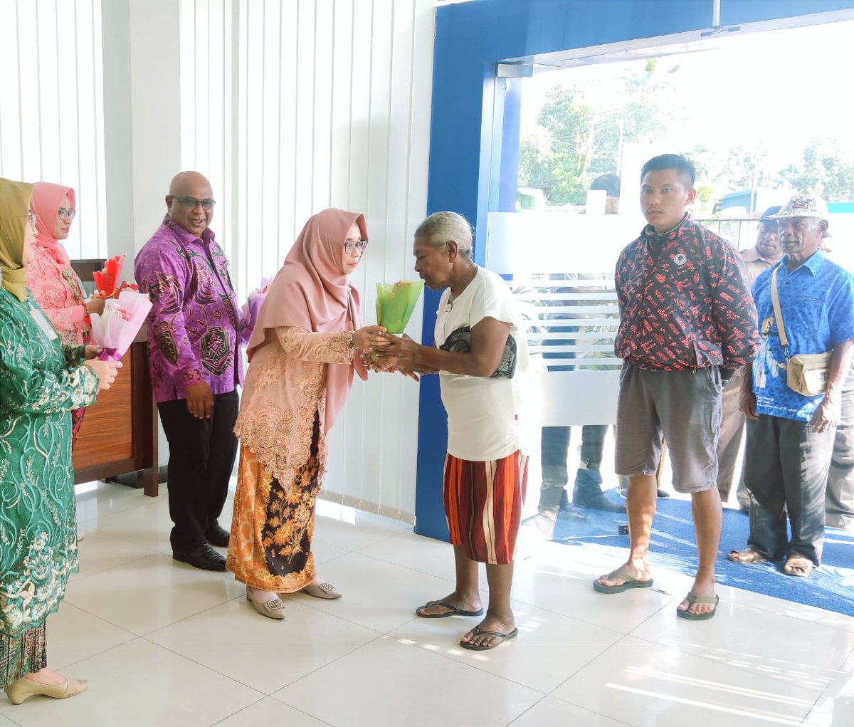 nurulismw's tweet photo. Selamat Hari Pelanggan Nasional 
>> BRI KC Serui (0309)✨

#HPNBRI2022
#HPNBUMN2022
#ROBRIJayapura
#BRIBeKind https://t.co/z4DoXjCXec