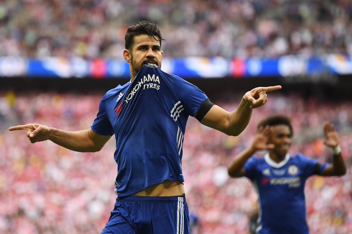 FabrizioRomano's tweet photo. Diego Costa’s contract with Wolves would be valid until June 2023 — he will be in England to undergo medical tests on Tuesday. 🟠🛩 #WWFC

Decision on free transfer to be made in 24/48h. https://t.co/x7BdxZjH1O