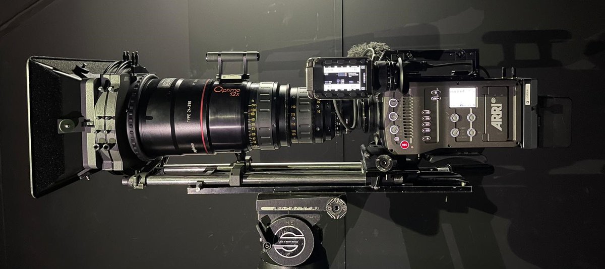 ProcamTake2's tweet photo. An @ARRIChannel Amira with @AngenieuxLenses 24 - 290mm T2.8 Optimo Zoom Lens in London prep room last week!
πΈ Joel Smither
#pt2 #procamtake2 #arri #angenieux #camerarental #cameraprep https://t.co/8ZXxvh1RkF
