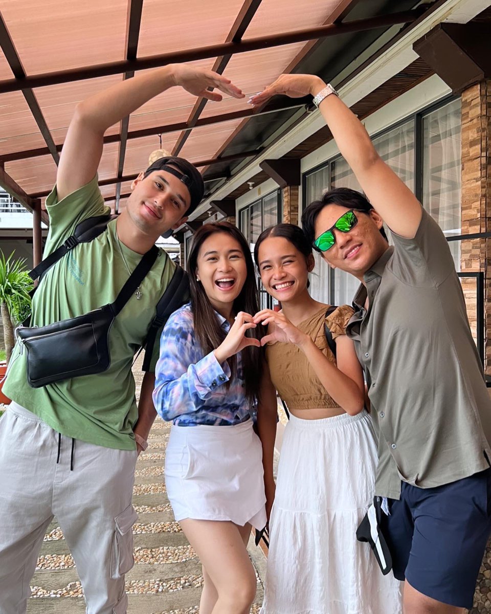 LazbelSolidTS's tweet photo. [@roquecotingg IG update] 

Our La famillia is back! Ackk cuties! 😍🧡😭 @isabellaohoo @LazizRustamoov @_ginregidor @roquecotingg 

_
#LazBel #IsabelLaohoo #LazizRustamov https://t.co/9f0PBNFdBo