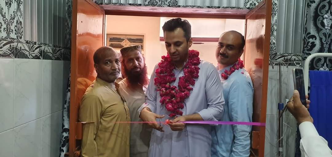 AliAshraf___'s tweet photo. این اے 78 یوسی 31
تھیڑی سانسی  
نسرین میٹرنٹی ہوم فری ڈسپنسری کا افتتاح کرتے ہوئے https://t.co/CYREh36nsy