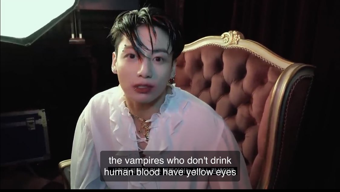 mikro_kosmos_'s tweet photo. me at age 13 after i finished watching twilight n i became a vampire expert: https://t.co/ta0qyTzVy3