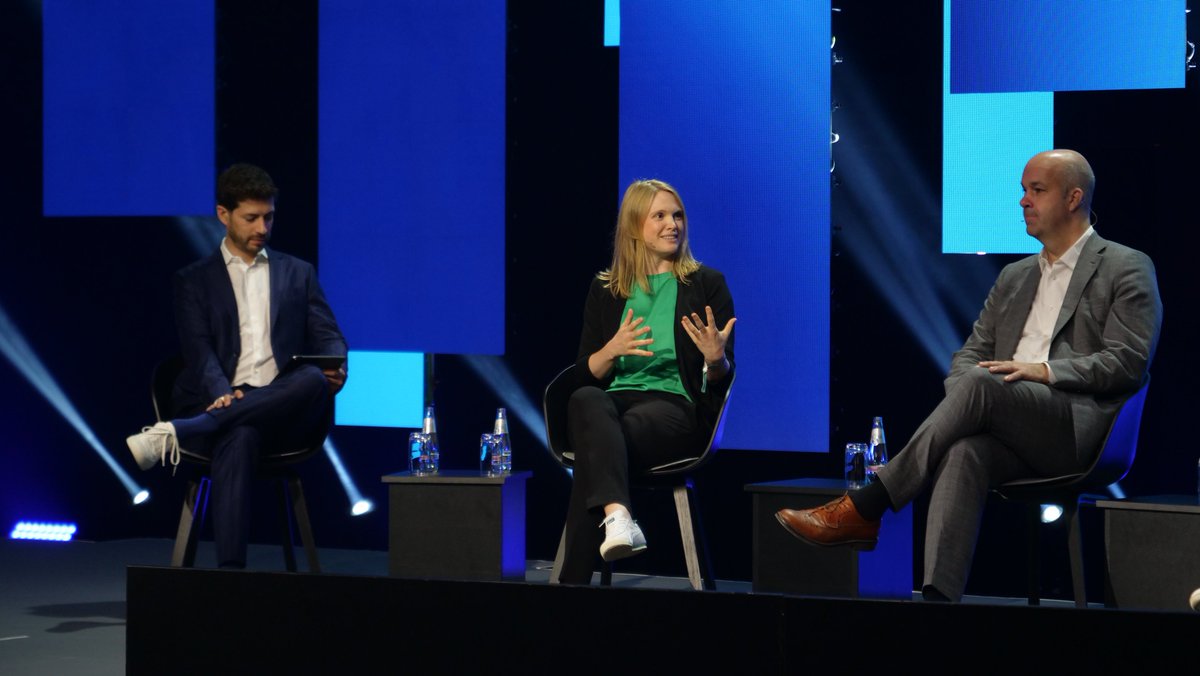 IFA_Berlin's tweet photo. De/Globalization – is there a Right or Wrong?

@MoritzVargas (@greenpeace_de), Kristina Bonitz (diffferent, Strategy Consulting), Melanie Vogelbach
(@DIHK_News) and @MFratzscher (@DIW_Berlin) were discussing this question at #IFASummit. #IFA2022 https://t.co/IhghxQwwZ5