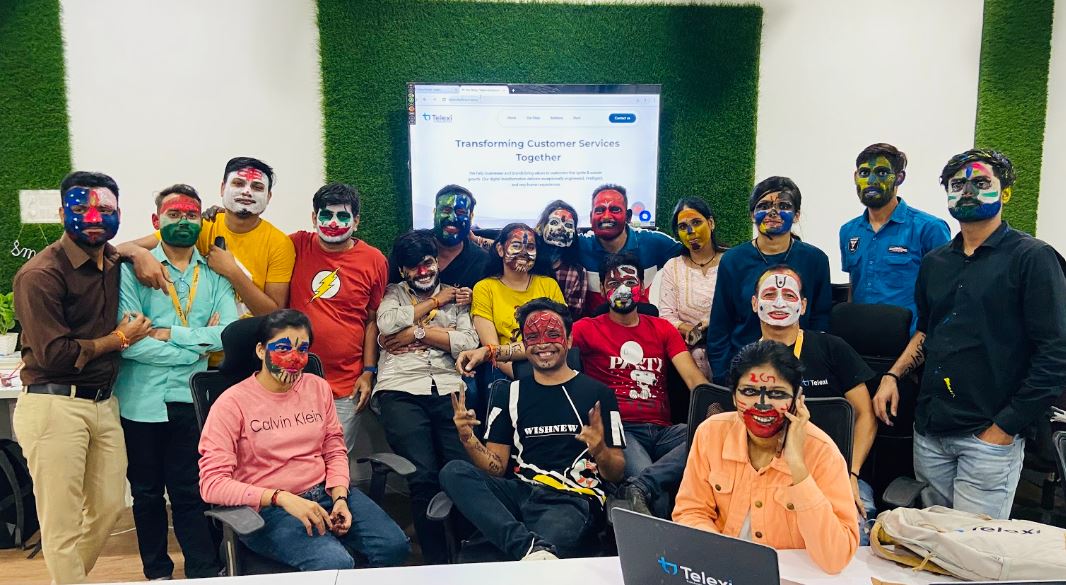 TelexiIndia's tweet photo. When it was NOT #PaintYourBoss but #Paint_Your_Colleagues.

The team had great fun last week at our #funatwork

Here are a few of the happy moments Telexi while we are #Transforming_the_work_culture

#Telexi
#Transforming_customer_services https://t.co/nuESMwT4Oj