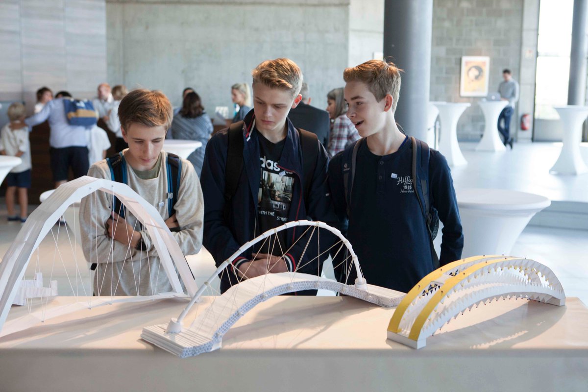 BIngKonline's tweet photo. Neuer #Schülerwettbewerb #JuniorING d. #Ingenieurkammern ist gestartet! Ab sofort sind wieder kreative Nachwuchstalente aufgerufen, sich zu beteiligen! Das diesjährige Motto lautet: #Brücken schlagen. #MINT #Zukunft @komm_mach_mint
 @klischee_frei ➡️ https://t.co/JxdswNuI22 https://t.co/FCTJ5OgTHz