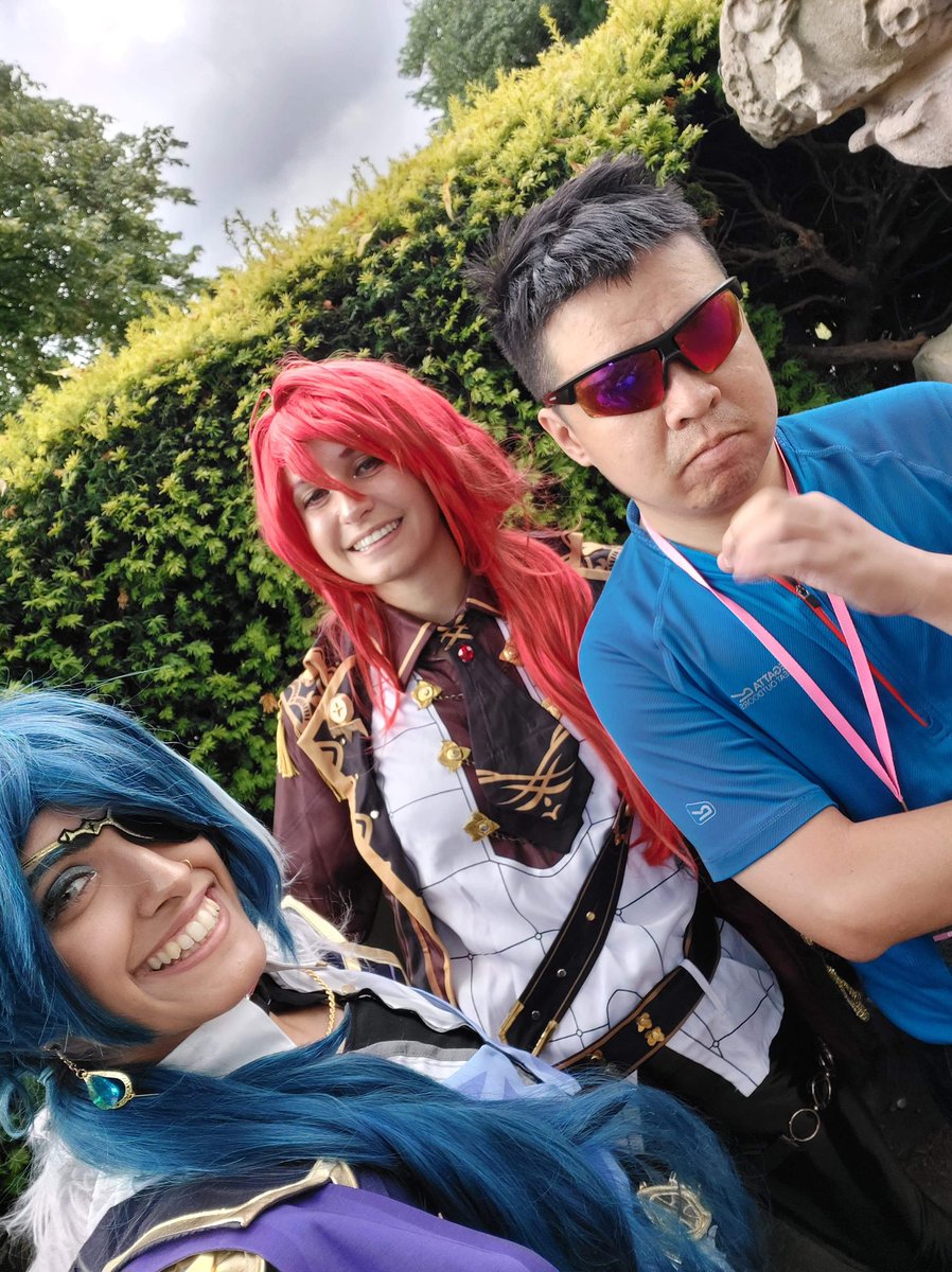 Selfies from Secretcon! Not enough Fate ones because we had no hands free. <a href="/cereselcosplay/">CereselCosplay</a> @alchemistphotographic @sakaponin