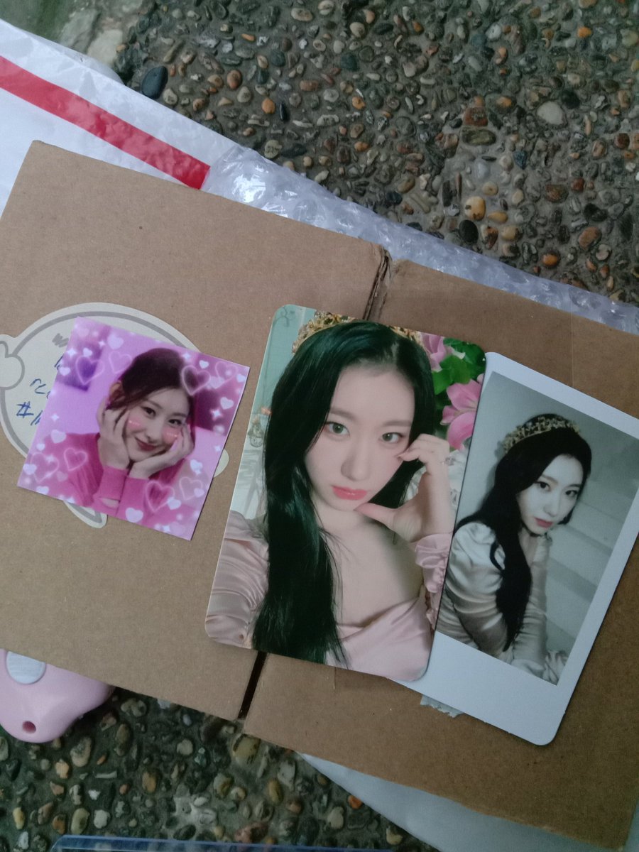 LOVINGSUNGCHAN's tweet photo. β #linyamomints
Hello po! My Chaeryeong half heart is here na ahhhhhhh π₯Ί my kuyaaaa opened the package na for me since nasa school ako π
π
gladdddd that they're in perfect conditions, till our next po π
@Kirisam43550206 #kirisamfeedbacks https://t.co/drLjsR2gnP