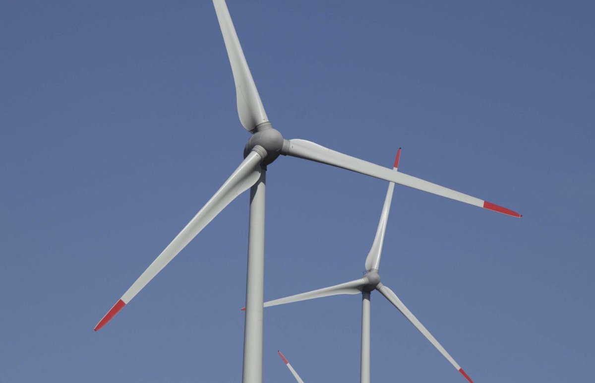 EBRD's tweet photo. We are proud to be leading Turkey’s green agenda!

Our US$ 100 million will support renewables boost in the country. Our loan to Adnan Polat Enerji Yatirimi A.S. will help to prevent 154,000 tonnes of CO2 in emissions annually.  

https://t.co/kMAQiZ6HcC

W/ @TSKB_Turkiye https://t.co/YlZfR4sl4N