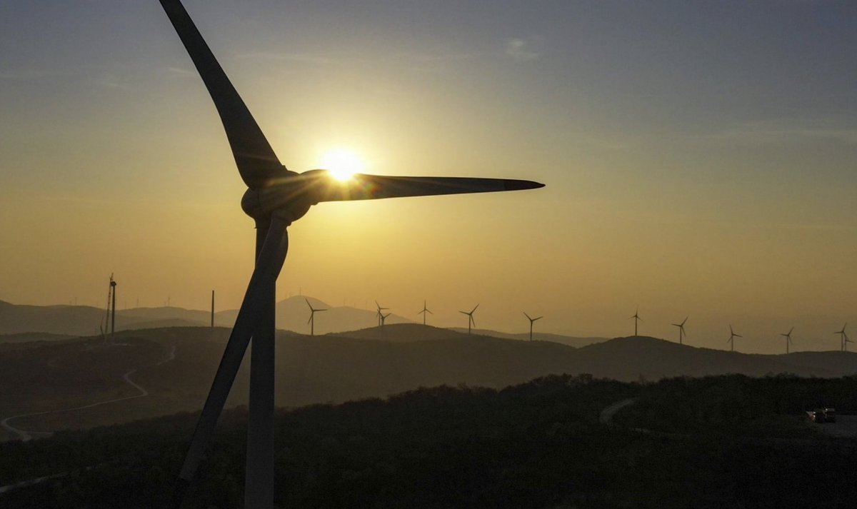 EBRD's tweet photo. We are proud to be leading Turkey’s green agenda!

Our US$ 100 million will support renewables boost in the country. Our loan to Adnan Polat Enerji Yatirimi A.S. will help to prevent 154,000 tonnes of CO2 in emissions annually.  

https://t.co/kMAQiZ6HcC

W/ @TSKB_Turkiye https://t.co/YlZfR4sl4N