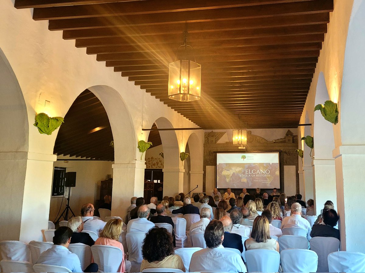 expreso_info's tweet photo. 'Elcano, viaje a la Historia', conferencia de @Tms_Mzn @Ruta_Elcano en #Sanlúcar 👏👏 gracias a @fdenaes #Primeravueltaalmundo #vcentenario https://t.co/jeUXs8HYxg
