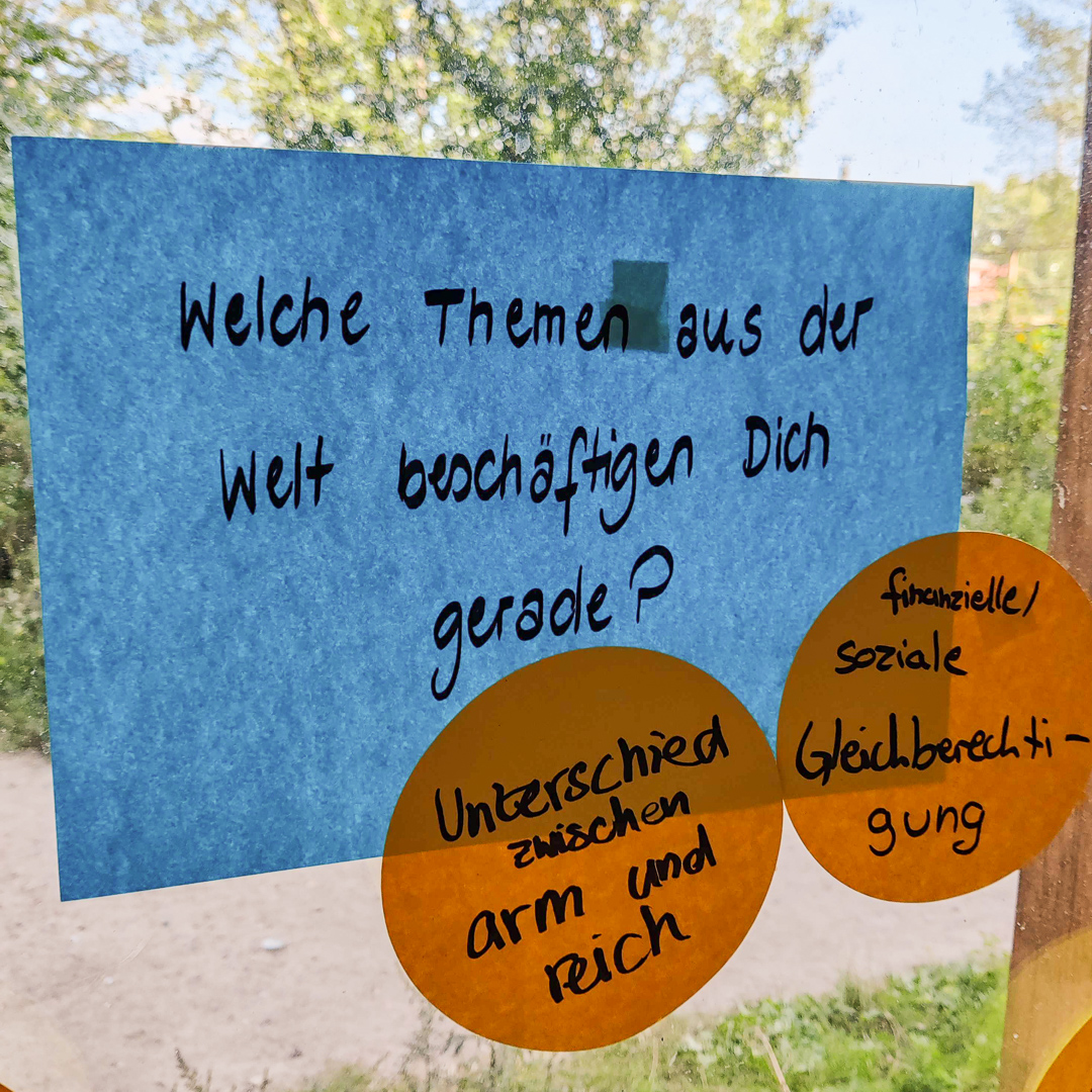 BerlinUAlliance's tweet image. Am Wochenende fanden die ersten Jugendworkshops im Rahmen der #NextGrandChallenge statt. 

Es waren schon viele junge kluge Menschen mit tollen Ideen dabei! 

Für die kommenden Workshops gibt es noch Restplätze. 👉 Anmeldungen sind auf bua-calling.de möglich!