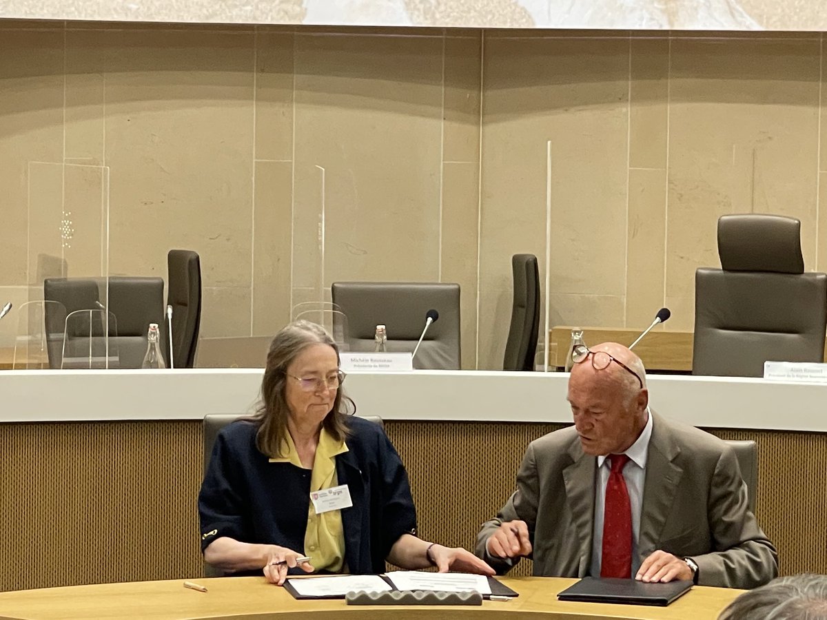 Convention liant ⁦<a href="/BRGM_fr/">BRGM</a>⁩ et ⁦<a href="/NvelleAquitaine/">Nouvelle-Aquitaine</a>⁩ sur le « risque littoral »!
⁦<a href="/UnivLaRochelle/">La Rochelle Université</a>⁩ et ⁦l’univ européenne <a href="/EU_CONEXUS/">EU-CONEXUS</a>⁩, présentes pour des synergies sur ce grand défi, qui est l’objet de spécialisation de ces deux institutions académiques !