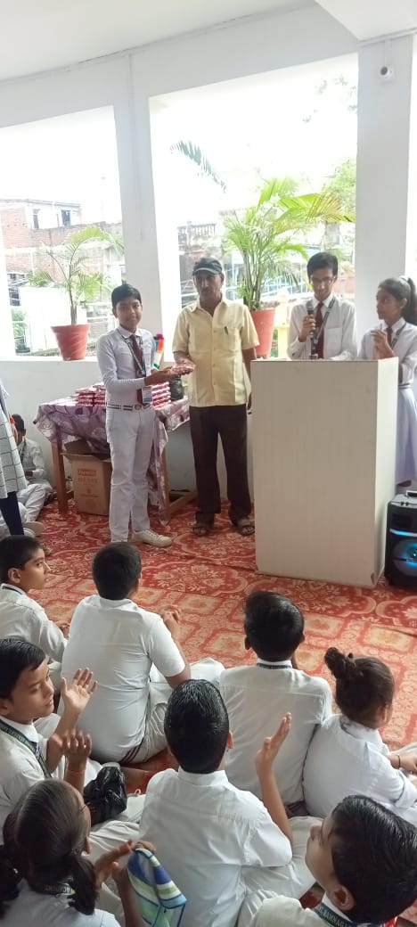 FARamnagar's tweet photo. On the occasion of Teacher's Day, respected Branch Manager of SBI, Bhawal Branch felicitated our Vice-Principal sir. A wonderful programme organised by our loving students impressed all teachers...
Happy Teacher's Day... https://t.co/dAOov3PKzu