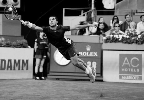 Serbian_Lover's tweet photo. 🎶 Don’t let me down…
Don’t let me down 🎶
#Alcaraz #Carlitossavetennis #WhereisNovak? #ModernaOpen #USOpen #ATP #USTA #USA https://t.co/FbE8OmvjCl