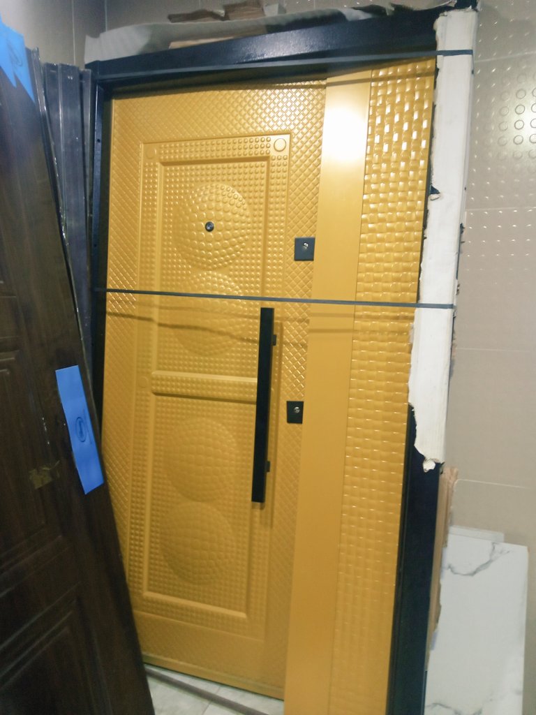 MichelleGoldEnt's tweet photo. Good morning Osogbo, we are new here. 🤗

We are your sure plug for quality and affordable security doors, ceramic/marble tiles, sanitary wares, and other household materials.

Our shop is located at MDS, Osogbo.

You can contact us via https://t.co/1foHKh0WXq.

@InsideOsogbo https://t.co/2k5XWoMieE