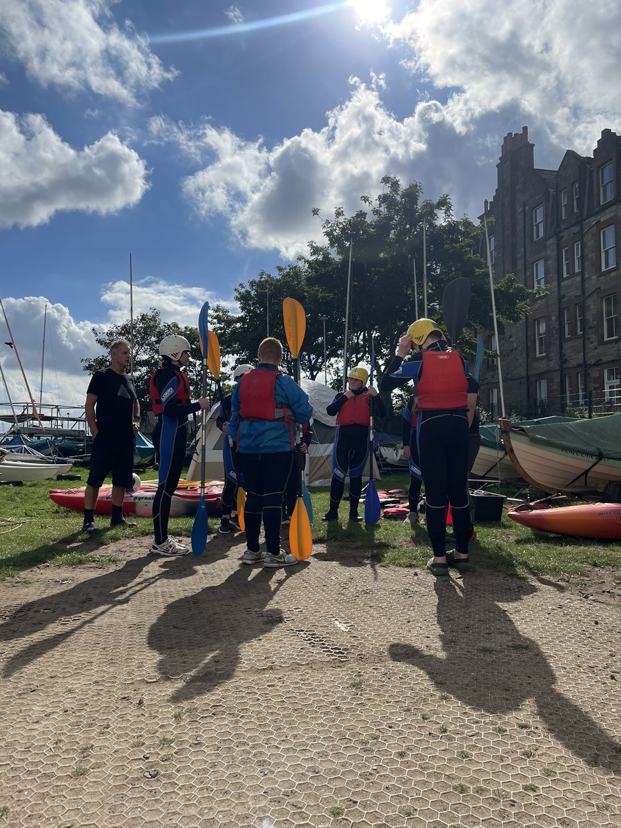 castlebraepe's tweet photo. All set at Portobello #stepstowork @CastlebraeCHS 🚣🏽‍♂️ https://t.co/4QelYTmh07