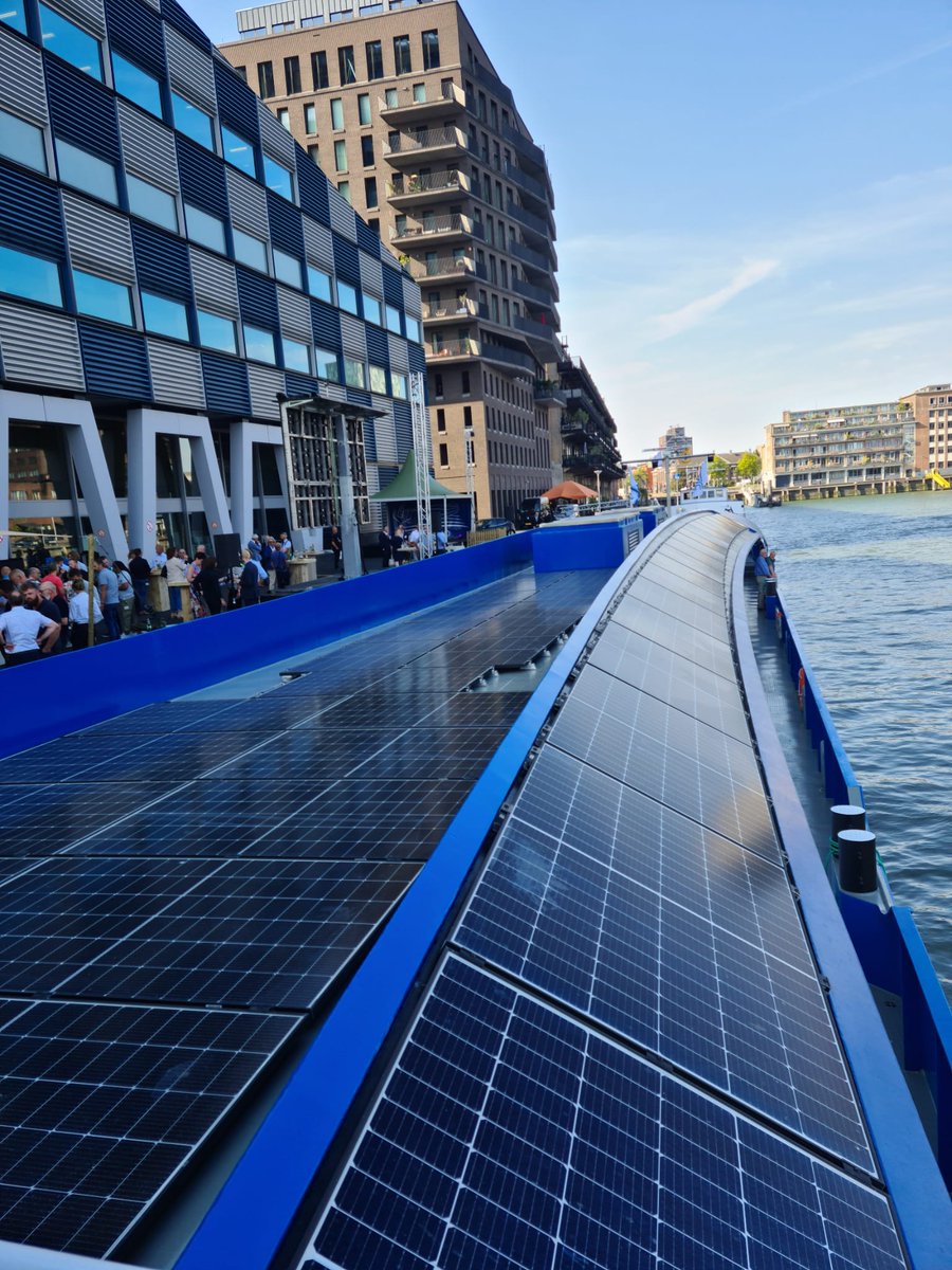 #overvorigevrijdag, doop opleidingsschip #ABINITIO met zonnepanelen &amp; waterstof voor hoognodig future proof #binnenvaartpersoneel dankzij sector, haven, industrie, #Europa &amp; overheden, #trainingship #education
#STC #innovation, ideetje voor #Vlaanderen? <a href="/LydiaPeeters/">Lydia Peeters</a> 1/2