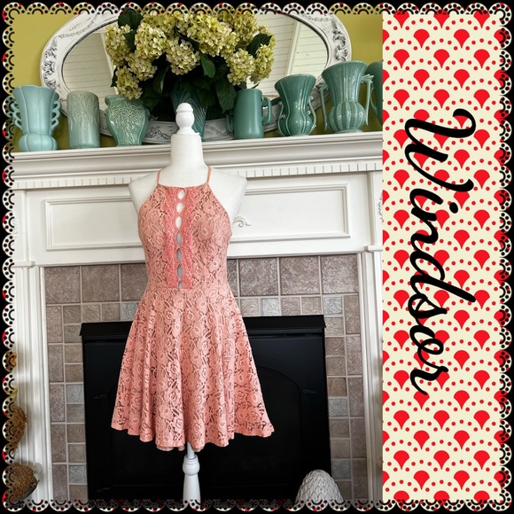 BeadedFrogDesig's tweet photo. So good I had to share! Check out all the items I'm loving on @Poshmarkapp from @PamelaGruppi #poshmark #fashion #style #shopmycloset #favlux #windsor #moda: https://t.co/OXqWUXaX63 https://t.co/ZygXqSPmFW