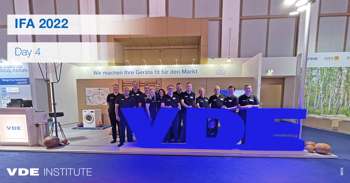 In uniform look for you at the booth today!
Meet our experts at the booth, learn more about electrical engineering and its safety. 

We are looking forward to meeting you: Hall 20, Booth 302

#IFA #IFA2022 #vde