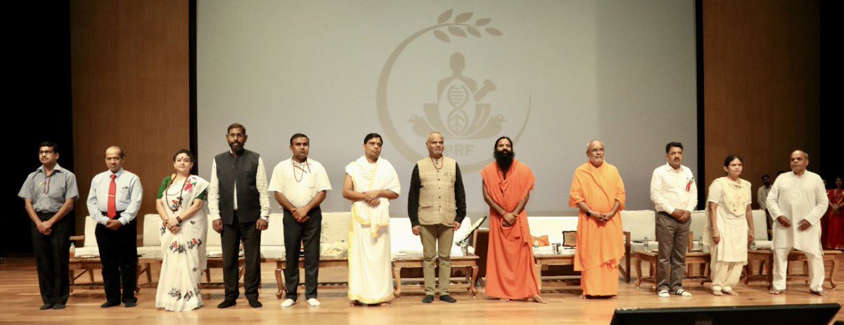 हमें विश्वास है कि #कैंसर को हराने में #पतंजलि महती भूमिका निभा रहा है और भविष्य में एक संपूर्ण समाधान भी योग आयुर्वेद के माध्यम व पतंजलि से ही निकलेगा ऐसा हमें विश्वास है #आचार्यबालकृष्ण