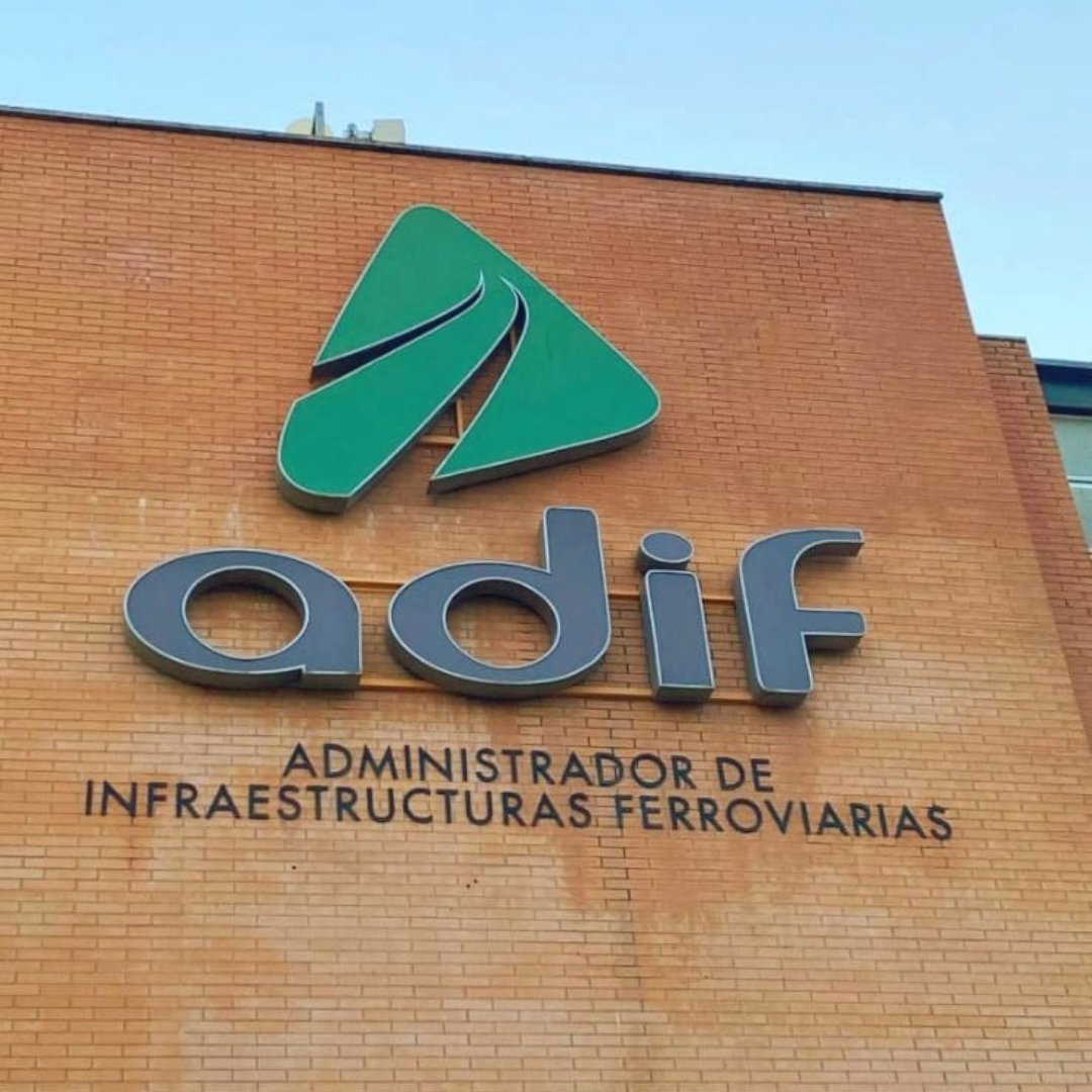 CEFFformacion's tweet photo. Hoy queremos felicitar a nuestros 16 alumnos que el día 12 de septiembre entrarán a trabajar en Adif en la Categoría de Técnico y que se presentaron a la convocatoria extraordinaria de diciembre 2021. ¡Enhorabuena a todos! 😀🥳👏🏻
#técnicos #oposicionesadif #adif #ingenieros https://t.co/e15Lr996xv