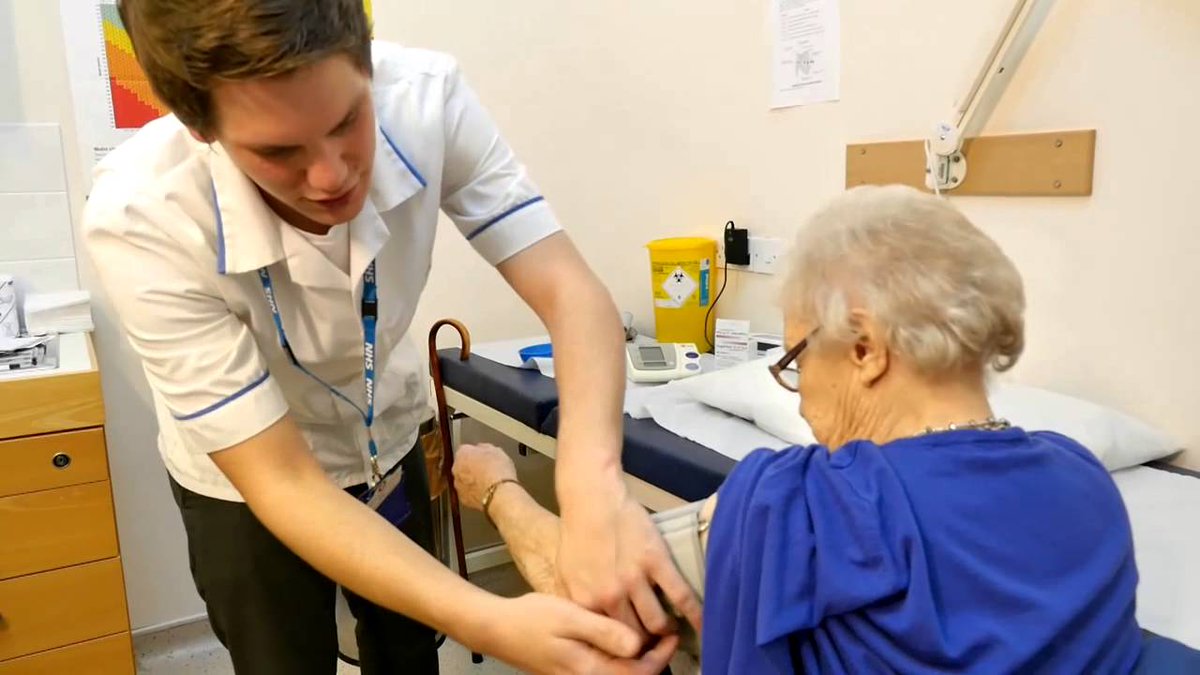 Greenhills_Cfe's tweet photo. Would you like a rewarding career as a Healthcare Assistant? We have places available on our Full-time and Part-time Healthcare Assistant courses. Apply TODAY at https://t.co/AoeGB8LN1S to be guaranteed a place. Courses are starting next week. 
#ddletb #ThisIsFET #teamddletb https://t.co/QCbb9yE8ST