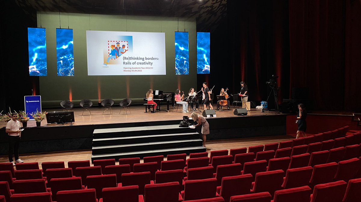 presentingonstage tweet media