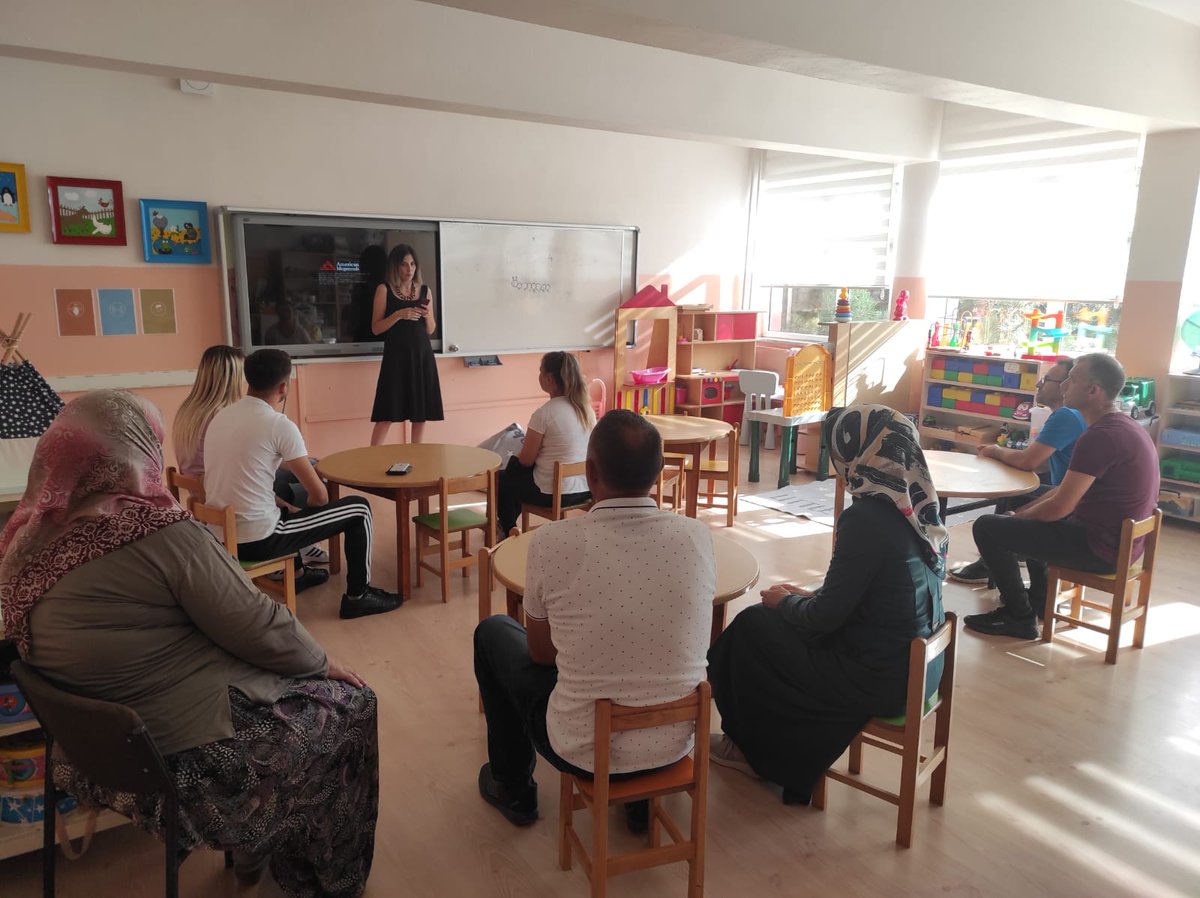 2022-2023 Eğitim Öğretim Yılı Uyum Haftası Programı hakkında Anasınıfı Öğrenci Velilerimize,okulumuz Yönetici ve  Öğretmenleri tarafından “Çocuğum Okulda” sunumu ve bilgilendirme yapıldı.