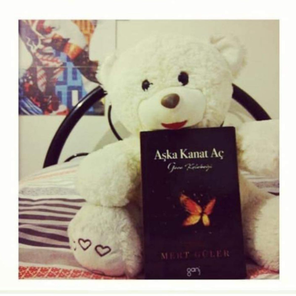 Güzel bir hafta olsun 🙋 
“Korku enerjisinin yerine,
sevgi ve aşk enerjisi koy.
Âşık olduğun zaman en ufak
korku kalmaz.” 🦋 
Mehdi Mert Güler
#pazartesi #iyihaftalar
#mondaythoughts
#MondayMotivaton
#kitap #kitaptavsiyesi
#5Eylül #Monday