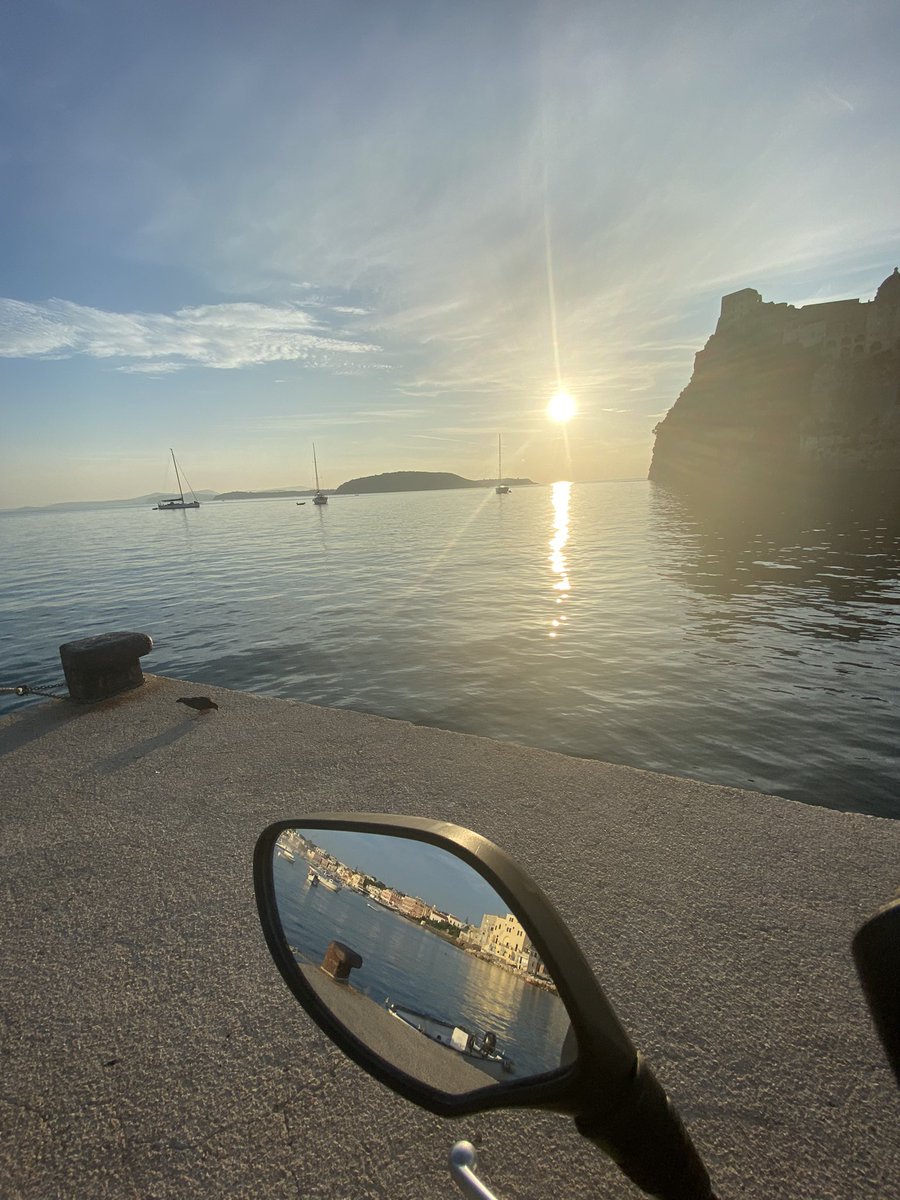 ButlerIschia's tweet photo. Ischia Ponte 07 am, a new day begins and it's time to leave for discovery the Ischia island. https://t.co/51vtTrKbPa https://t.co/kQaOD33Jpb