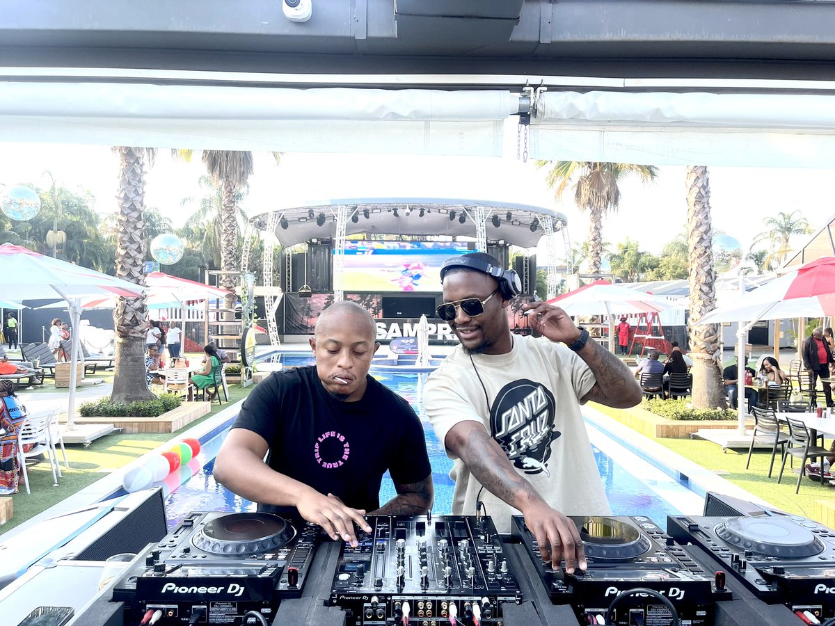 PandemicBoyz_za's tweet photo. #PandemicSummer 🍹☀️ https://t.co/GLVCAZkxal
