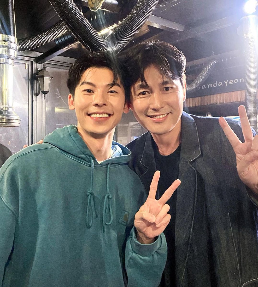 thereis_a_1ight's tweet photo. 우리 보고 빨리 가라더니 본인은 정우성 보러 간 허광한 https://t.co/s5AGoTPg9Z