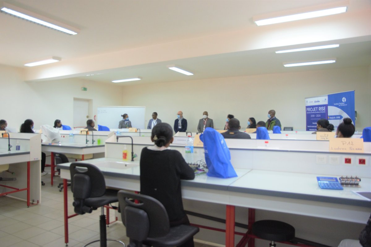 pasteurMG's tweet photo. #ProjetRise. La formation « Diagnostic microscopique du #paludisme » organisée conjointement par le Programme National de Lutte contre le #paludisme et @pasteurMG, débute ce jour. 12 professionnels de santé issus de 11 districts de Madagascar suivront cette formation de 15 jours https://t.co/klEAmIIkYB