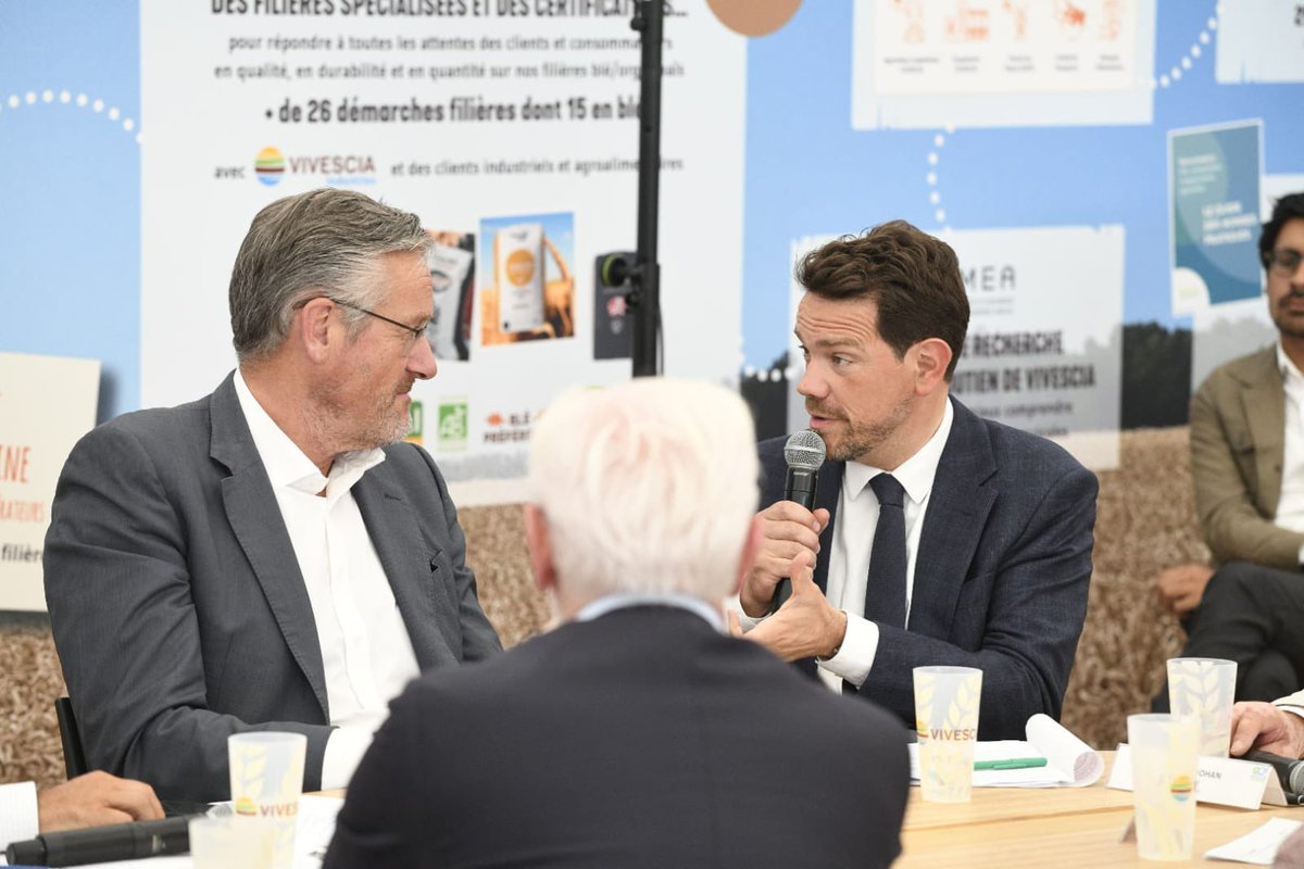 Vivescia's tweet photo. #FoiredeChalons Cette matinée sur la neutralité #Carbone se poursuit avec une nouvelle table ronde sur la thématique "Comment appréhender la nécessaire transformation des modèles économiques à l'échelle d'un #territoire ?" @AllianceCarbone https://t.co/ErtvIhhrx1