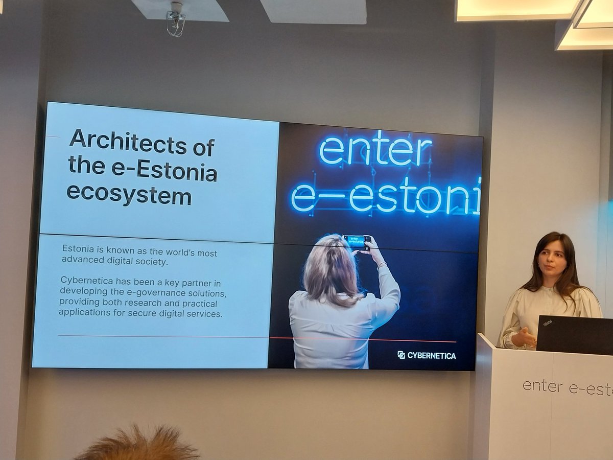 j_a_v_i_e_r_mr's tweet photo. Ecuador conoció de la experiencia de Estonia 🇪🇪 para la transformación digital y creación de la identidad digital #e-Estonia #cibernetica #Roksnet @CancilleriaEc #cyber4dev https://t.co/fjiclNV3nk